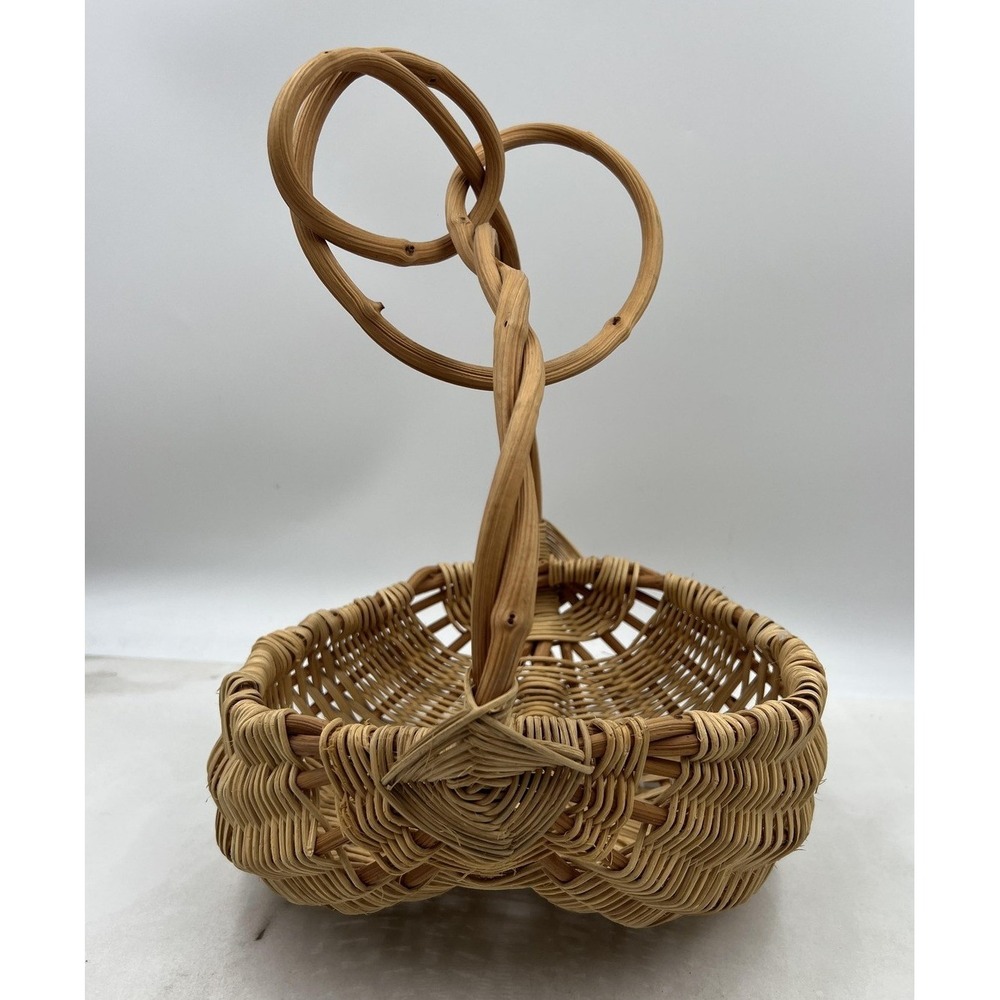 VTG Woven Wicker Buttocks Basket Unique Twisted Loop Handle Natural Boho Decors